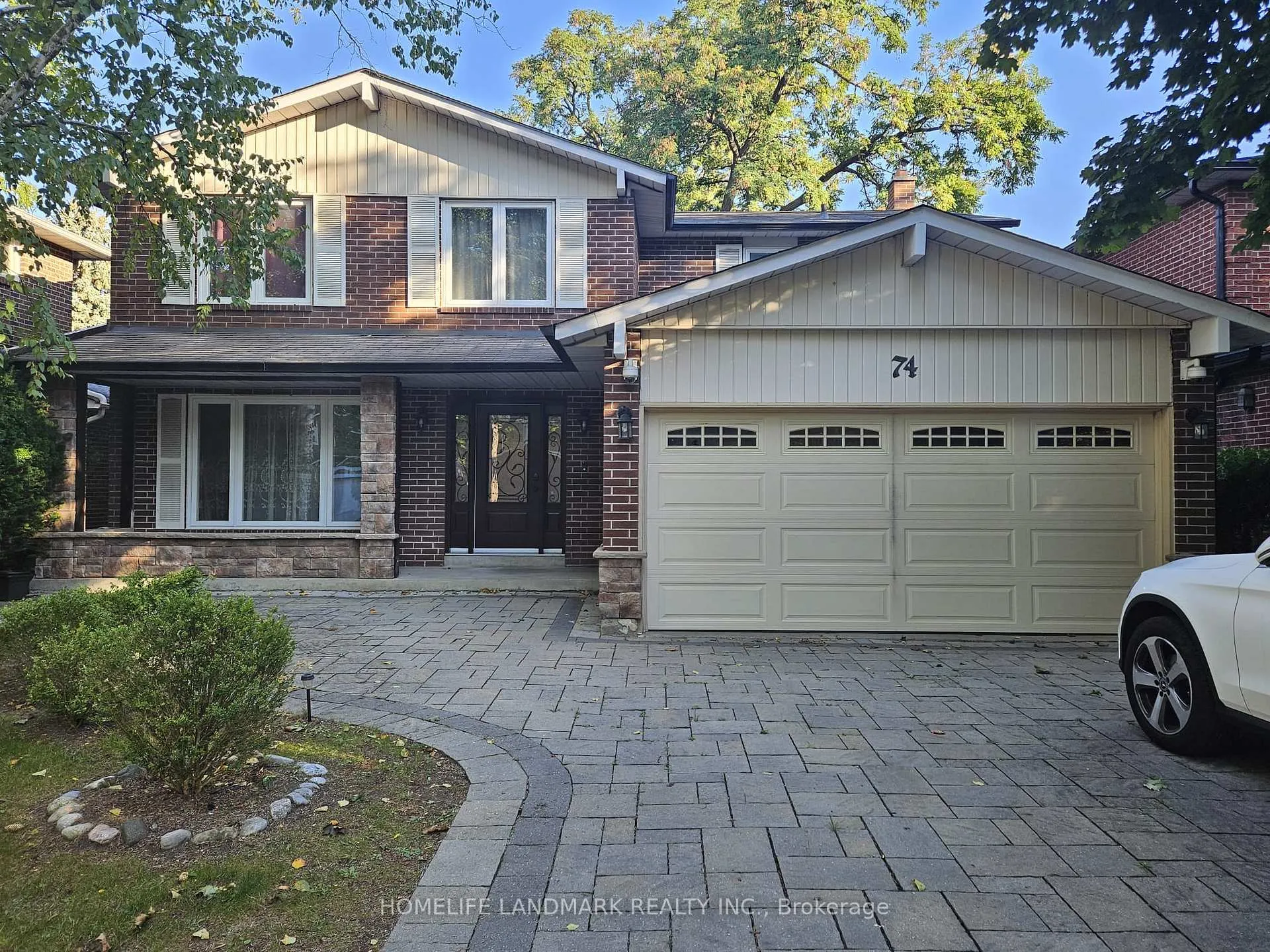 Front of 74 Julia Street