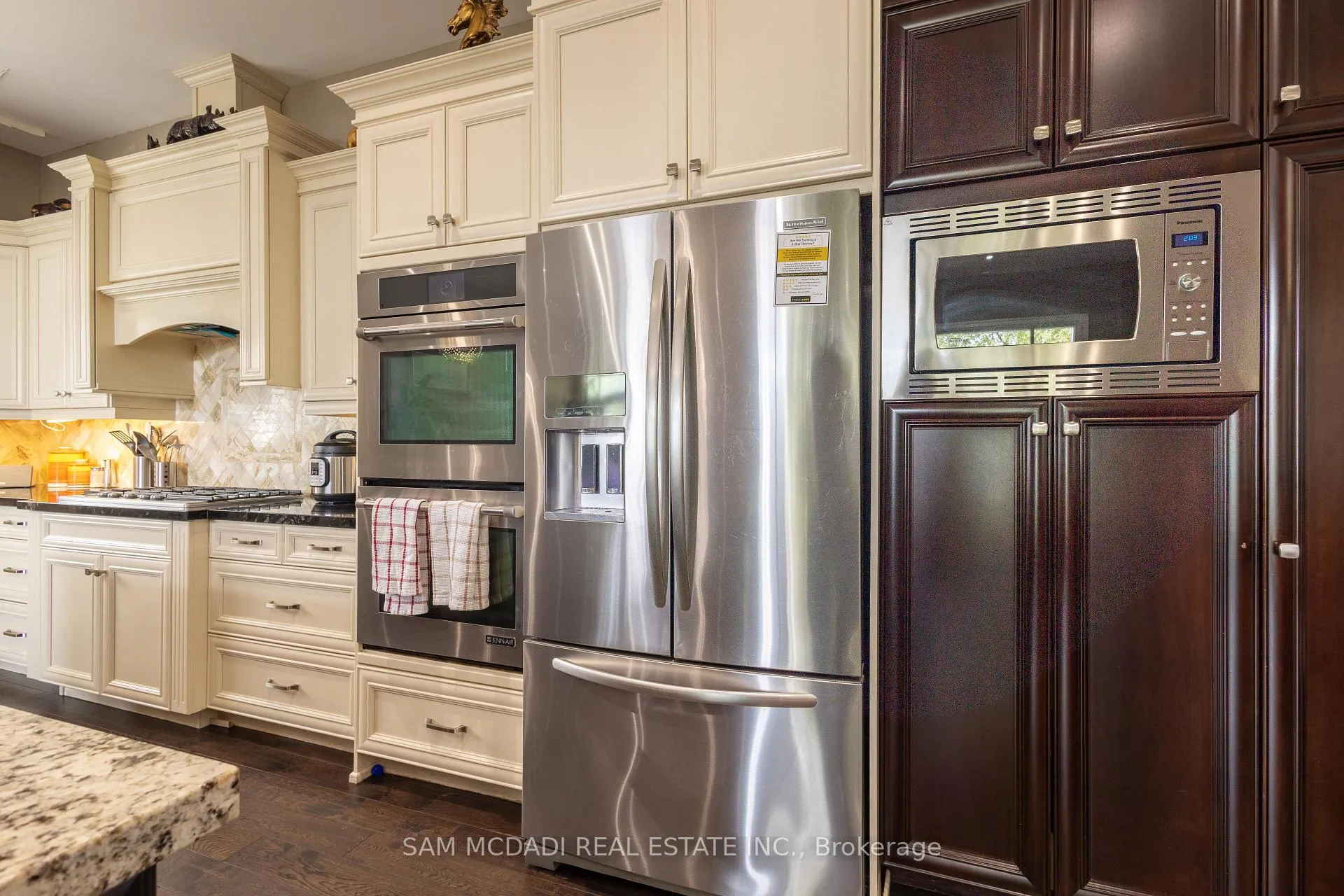 Photo 9 of 187 Beach Boulevard, Hamilton, Hamilton Beach — HOMEH
