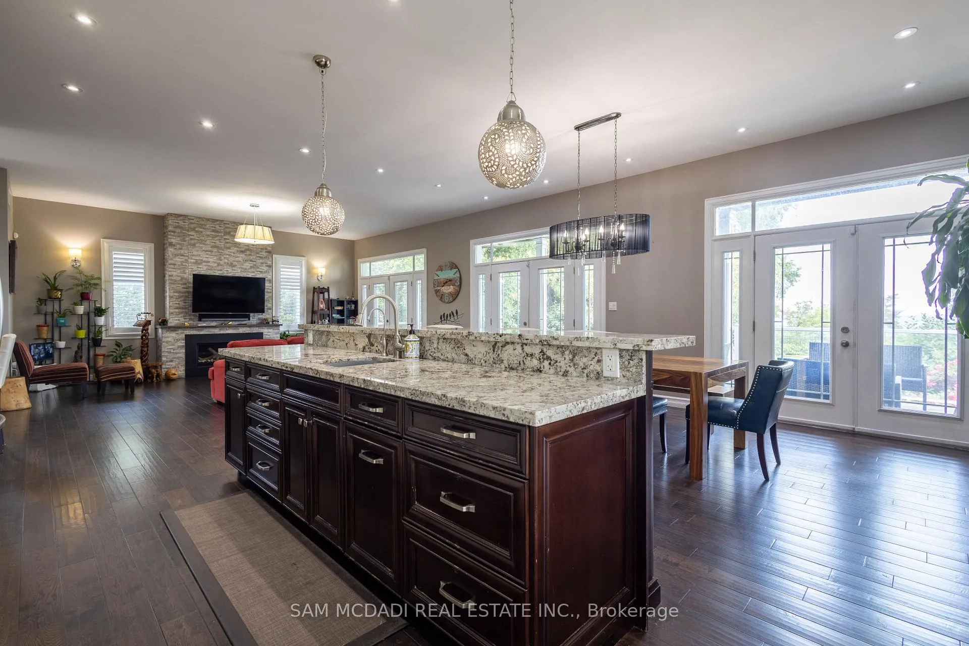 Photo 11 of 187 Beach Boulevard, Hamilton, Hamilton Beach — HOMEH