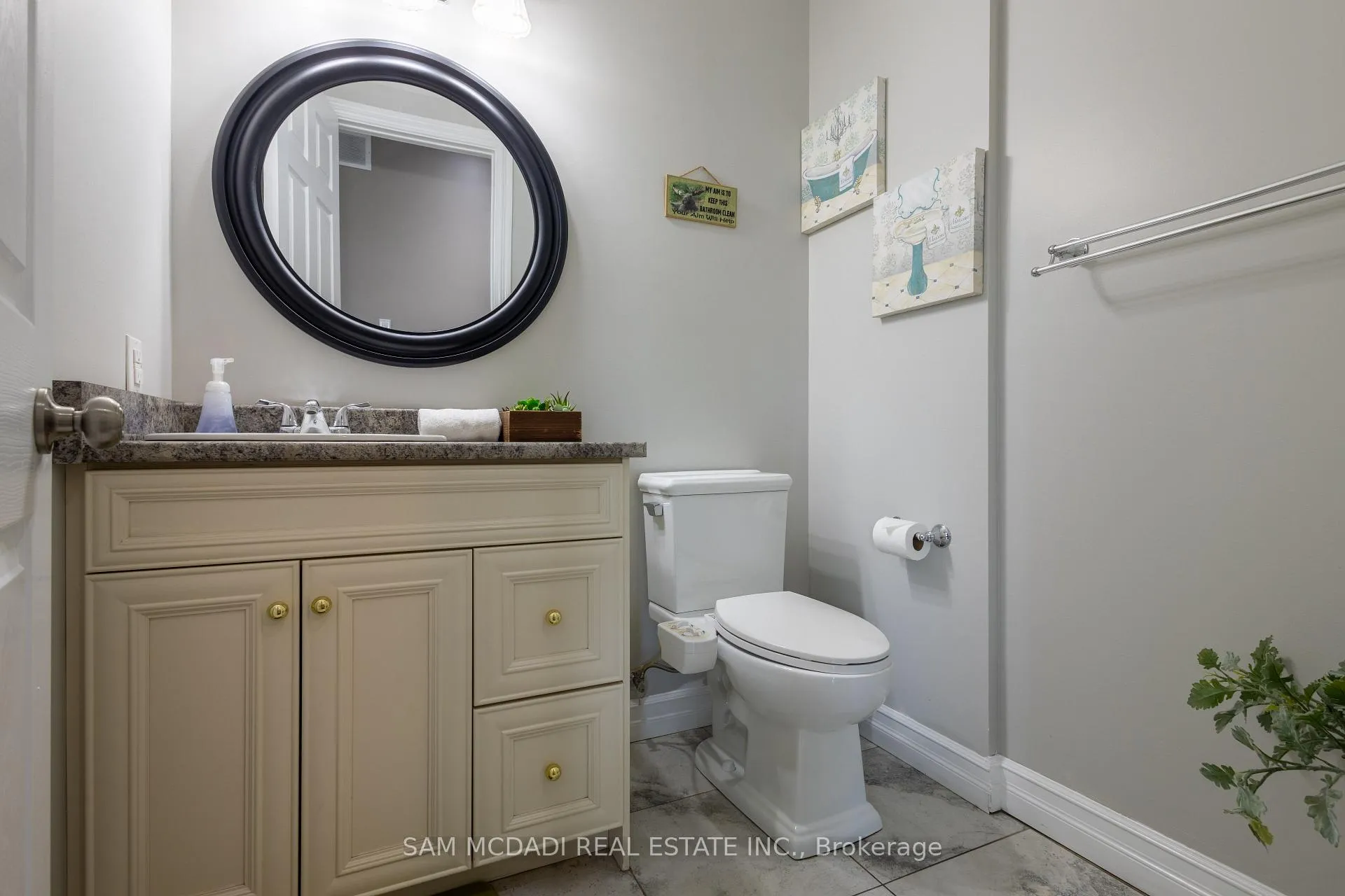 Photo 16 of 187 Beach Boulevard, Hamilton, Hamilton Beach — HOMEH