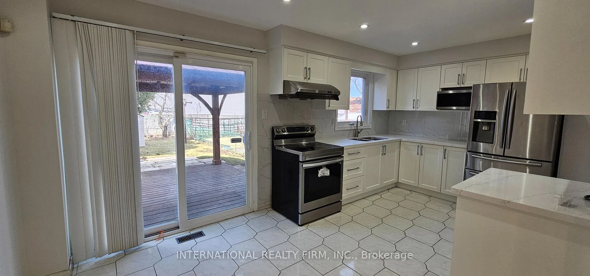 Photo 6 of 86 Upton Crescent, Markham, Milliken Mills West — HOMEH