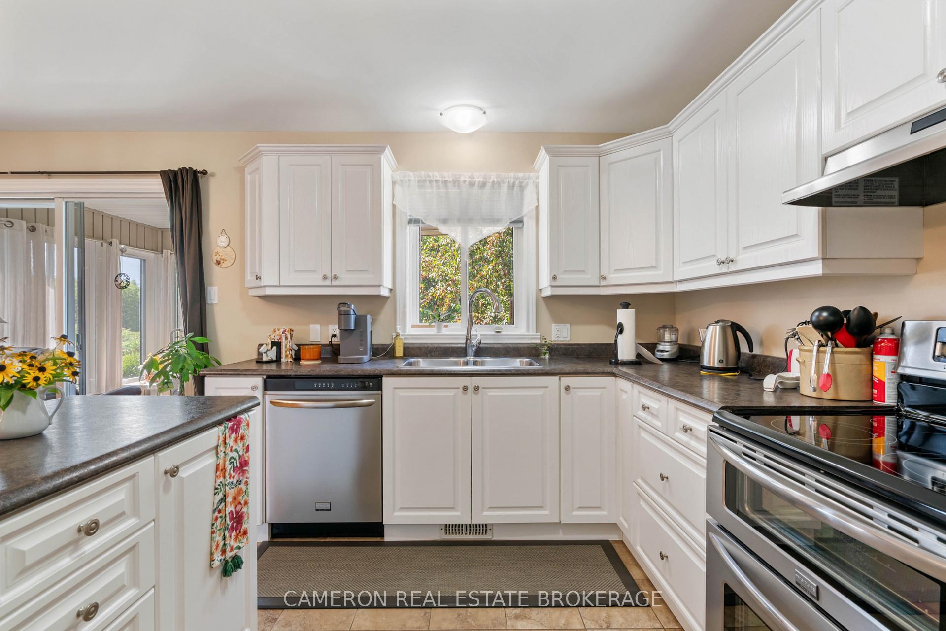 Photo 12 of 335 Emma Avenue, Cornwall — HOMEH