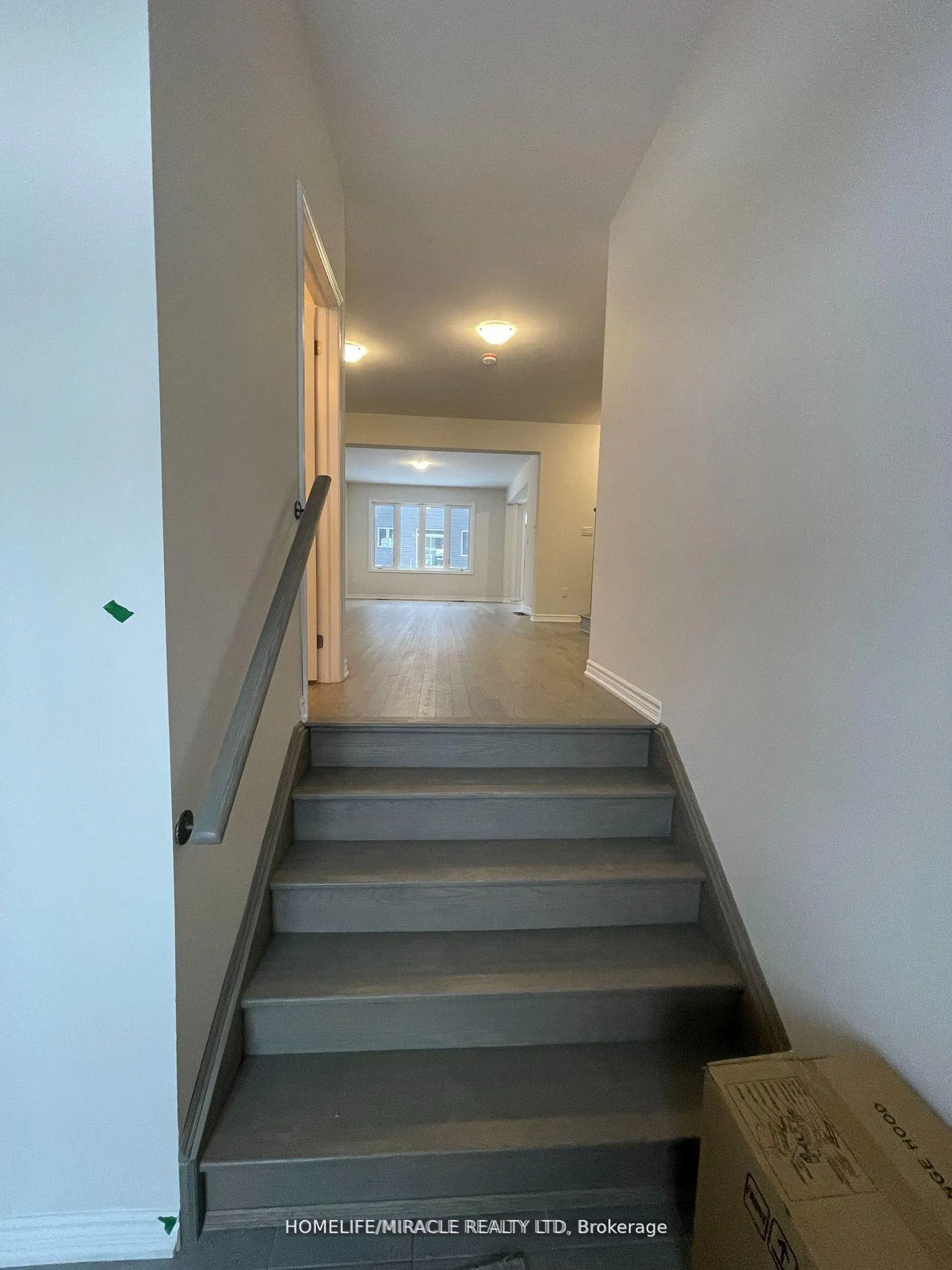 Photo 4 of 99 Berkely Street, Wasaga Beach — HOMEH