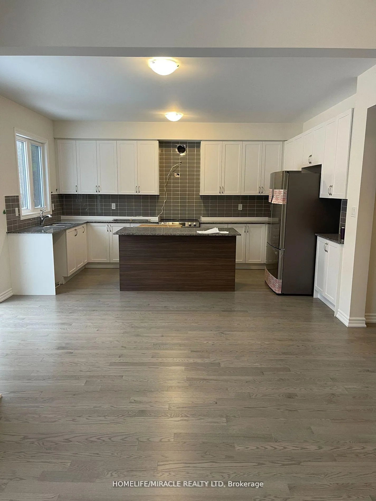 Photo 7 of 99 Berkely Street, Wasaga Beach — HOMEH