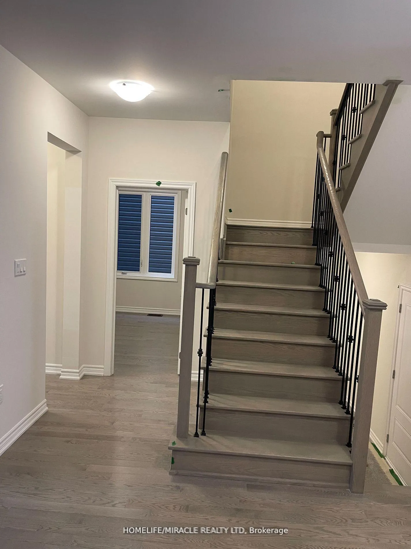 Photo 10 of 99 Berkely Street, Wasaga Beach — HOMEH