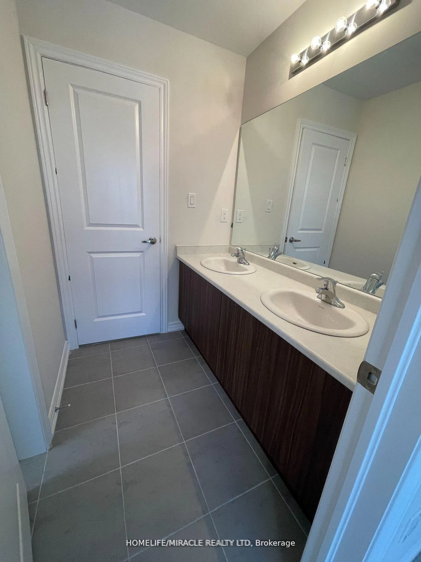 Photo 26 of 99 Berkely Street, Wasaga Beach — HOMEH