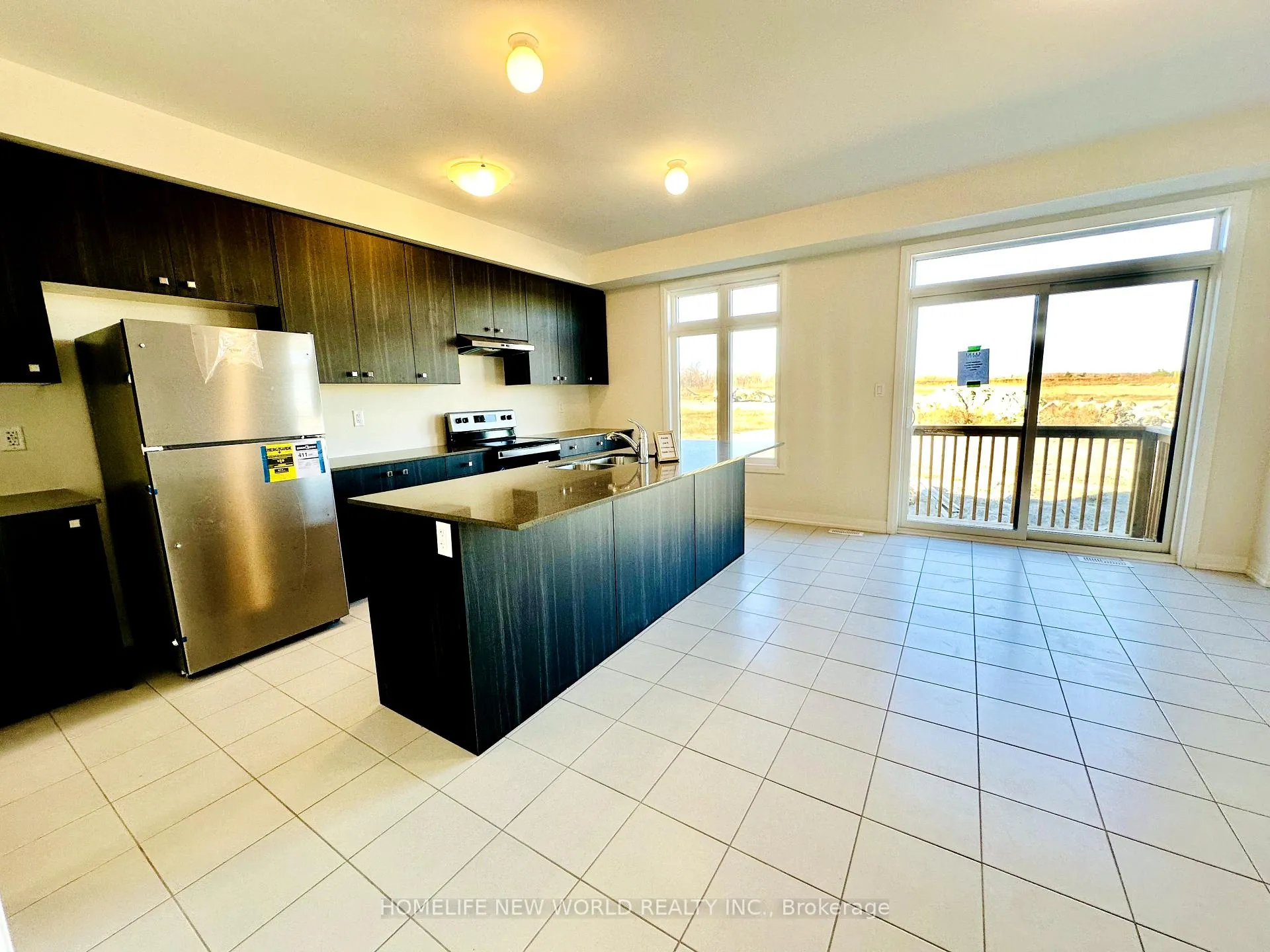 Photo 4 of 1116 Pisces Trail, Pickering, Rural Pickering — HOMEH