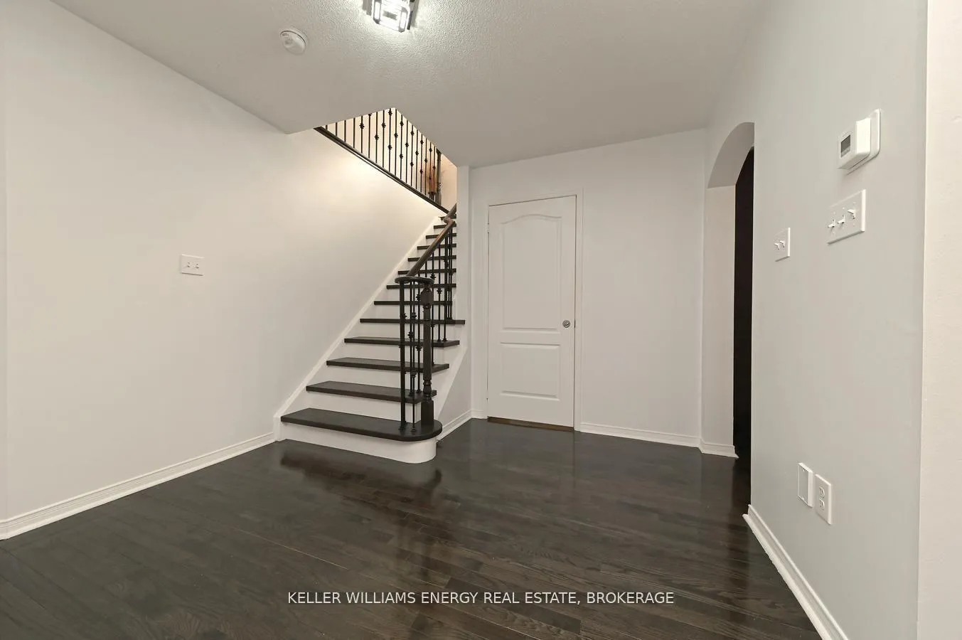 Photo 4 of 1346 Harlstone Crescent, Oshawa, Taunton — HOMEH
