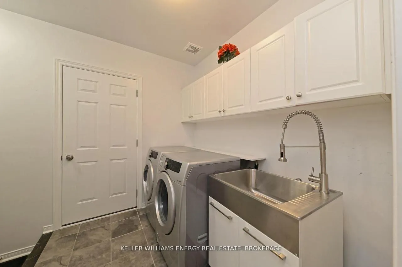 Photo 10 of 1346 Harlstone Crescent, Oshawa, Taunton — HOMEH