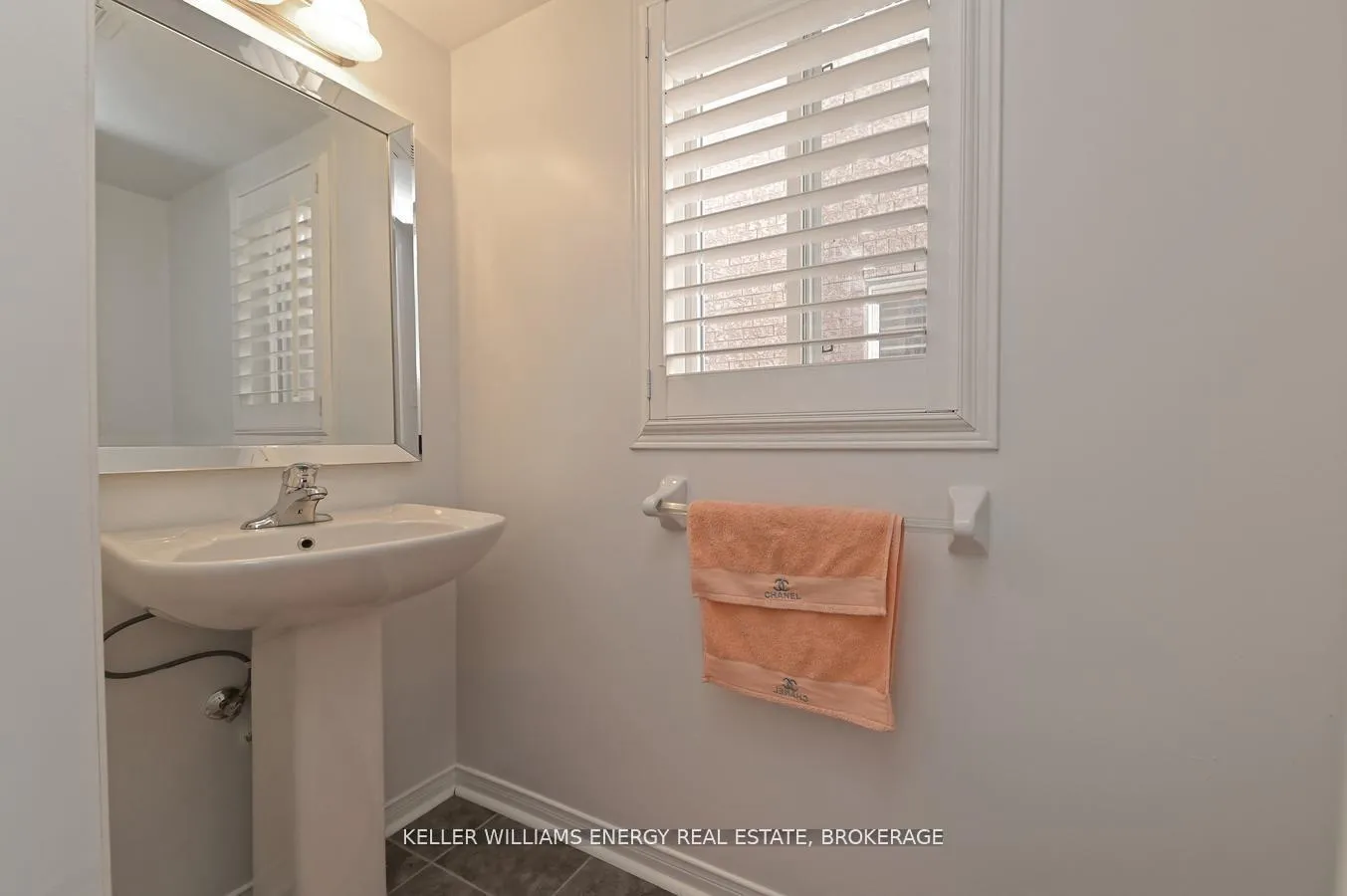 Photo 11 of 1346 Harlstone Crescent, Oshawa, Taunton — HOMEH