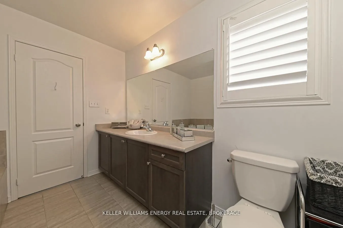 Photo 16 of 1346 Harlstone Crescent, Oshawa, Taunton — HOMEH