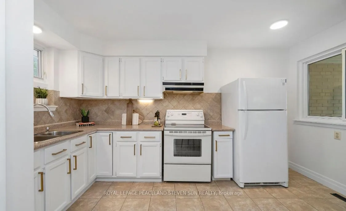 Photo 5 of 190 Driscoll Road, Richmond Hill, Mill Pond — HOMEH