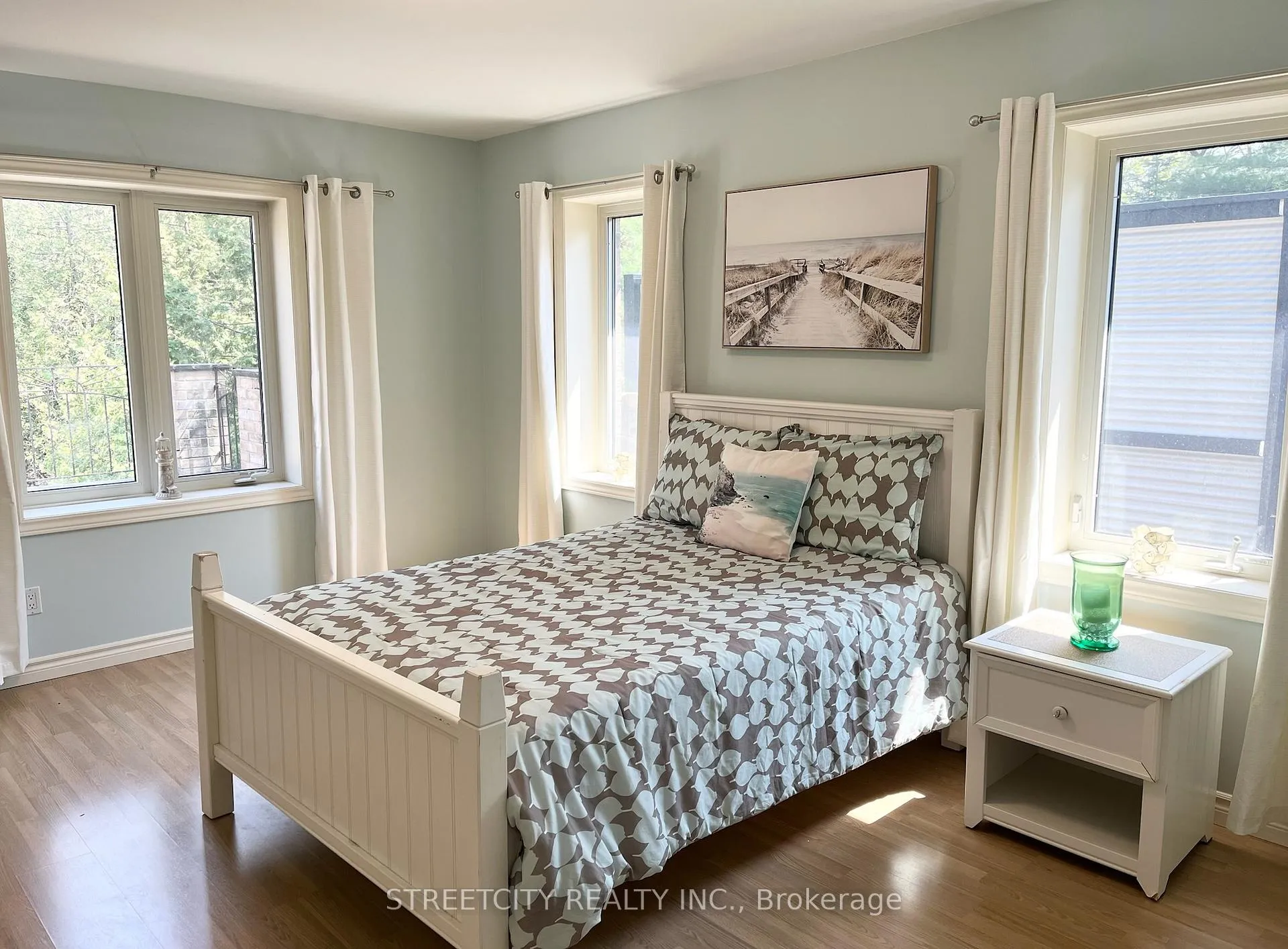 Photo 8 of 17 Summit Avenue, South Huron, Stephen — HOMEH