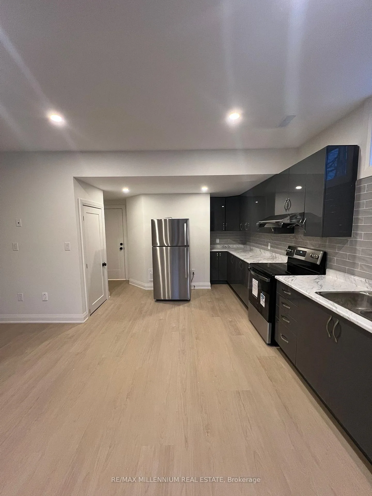 Photo 3 of 634 Annland Street, Pickering, Bay Ridges — HOMEH