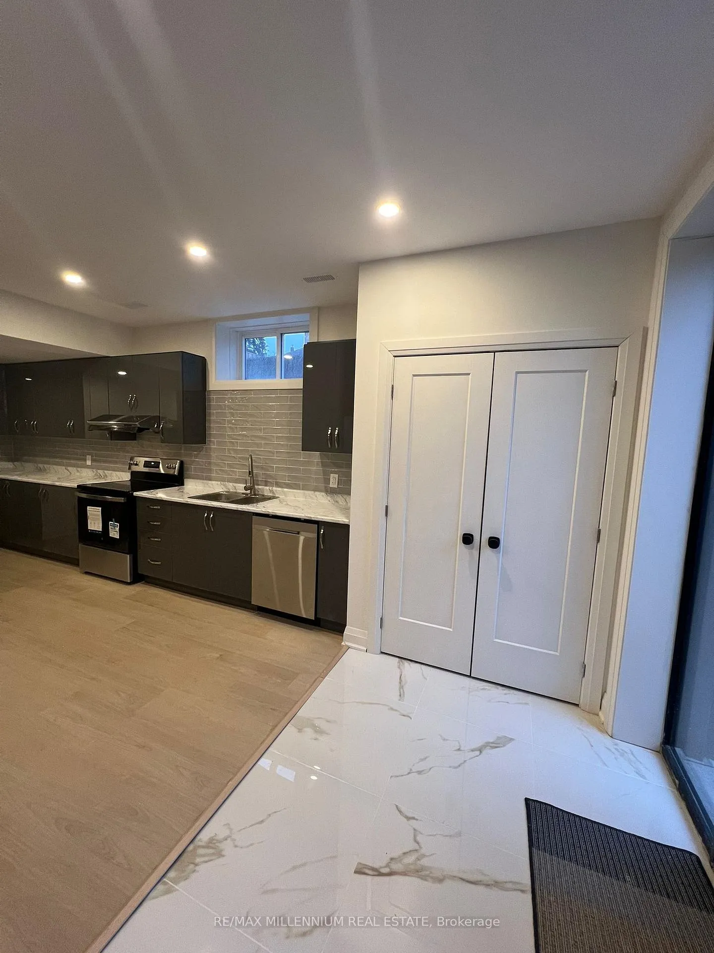 Photo 4 of 634 Annland Street, Pickering, Bay Ridges — HOMEH