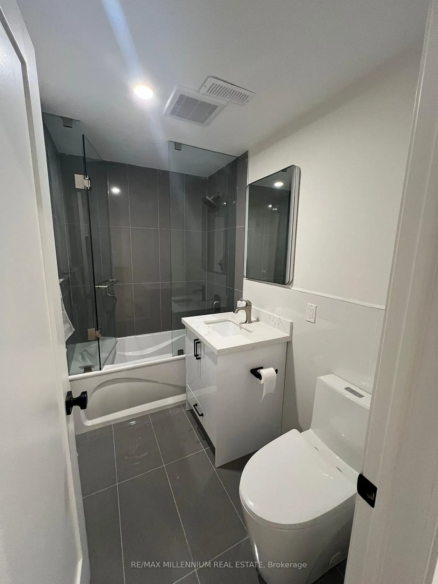 Photo 10 of 634 Annland Street, Pickering, Bay Ridges — HOMEH