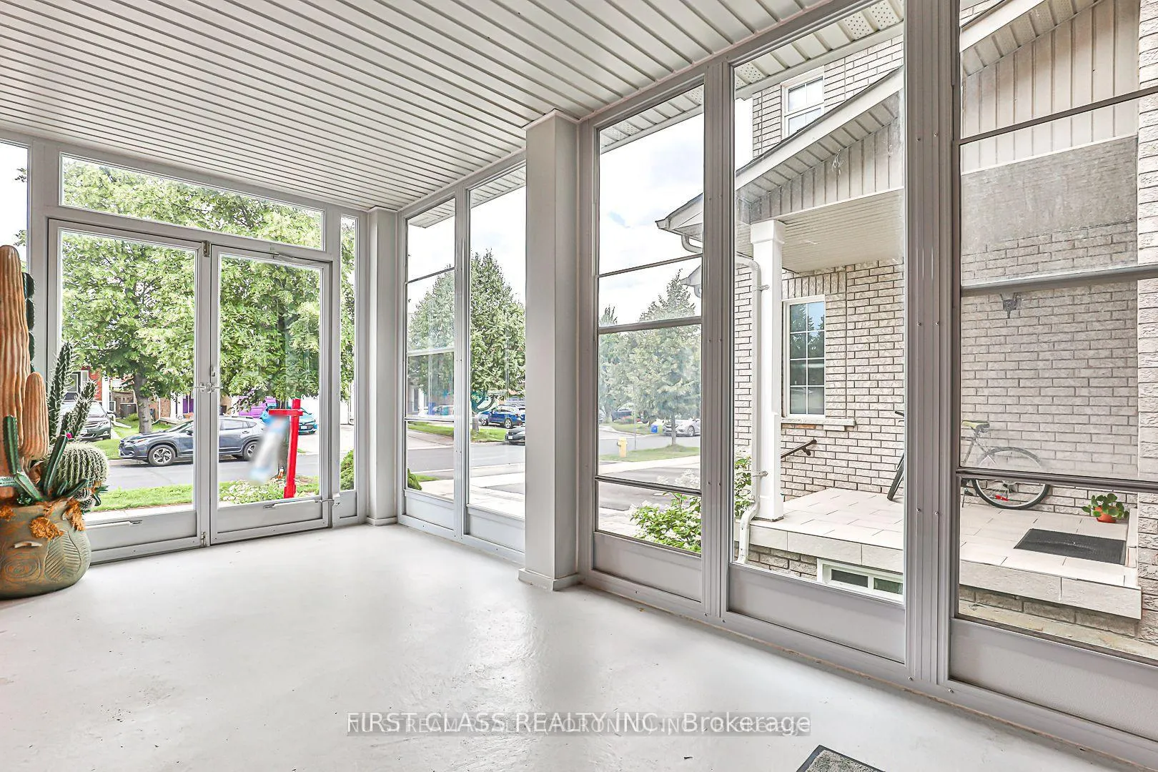 Photo 2 of 134 Trail Ridge Lane, Markham, Berczy — HOMEH
