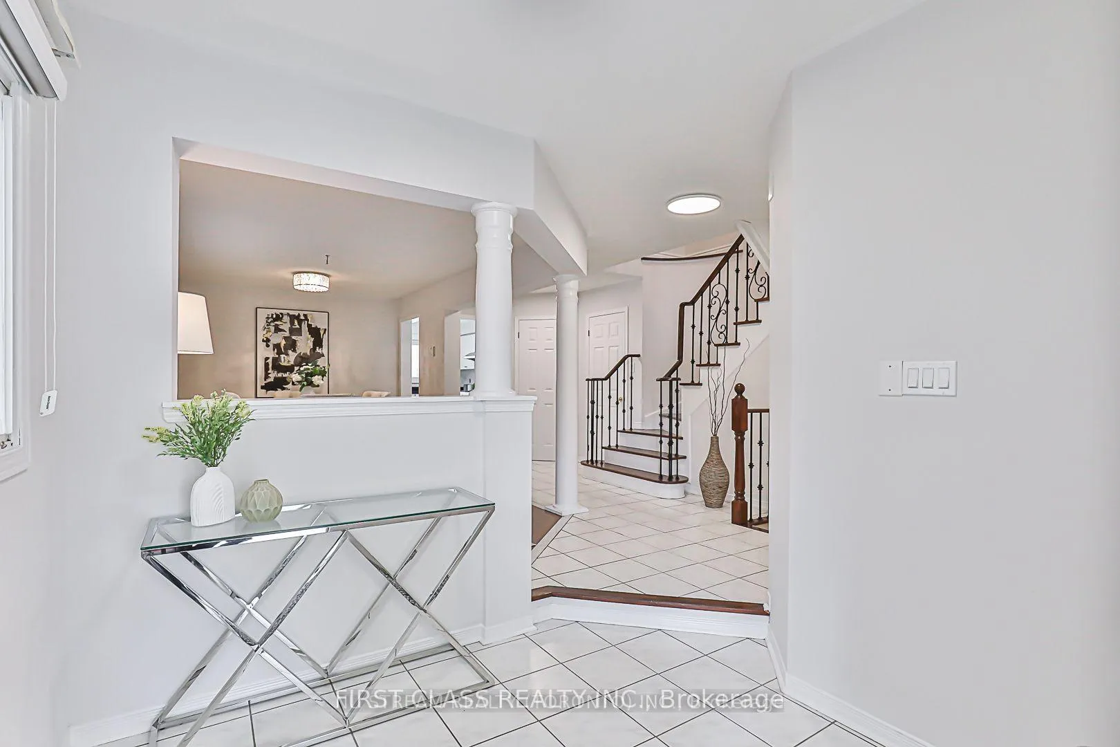 Photo 3 of 134 Trail Ridge Lane, Markham, Berczy — HOMEH