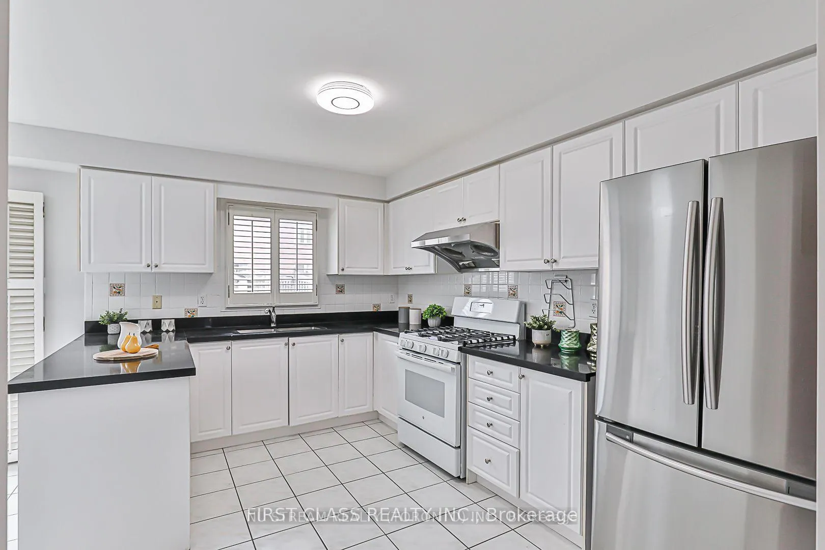 Photo 7 of 134 Trail Ridge Lane, Markham, Berczy — HOMEH