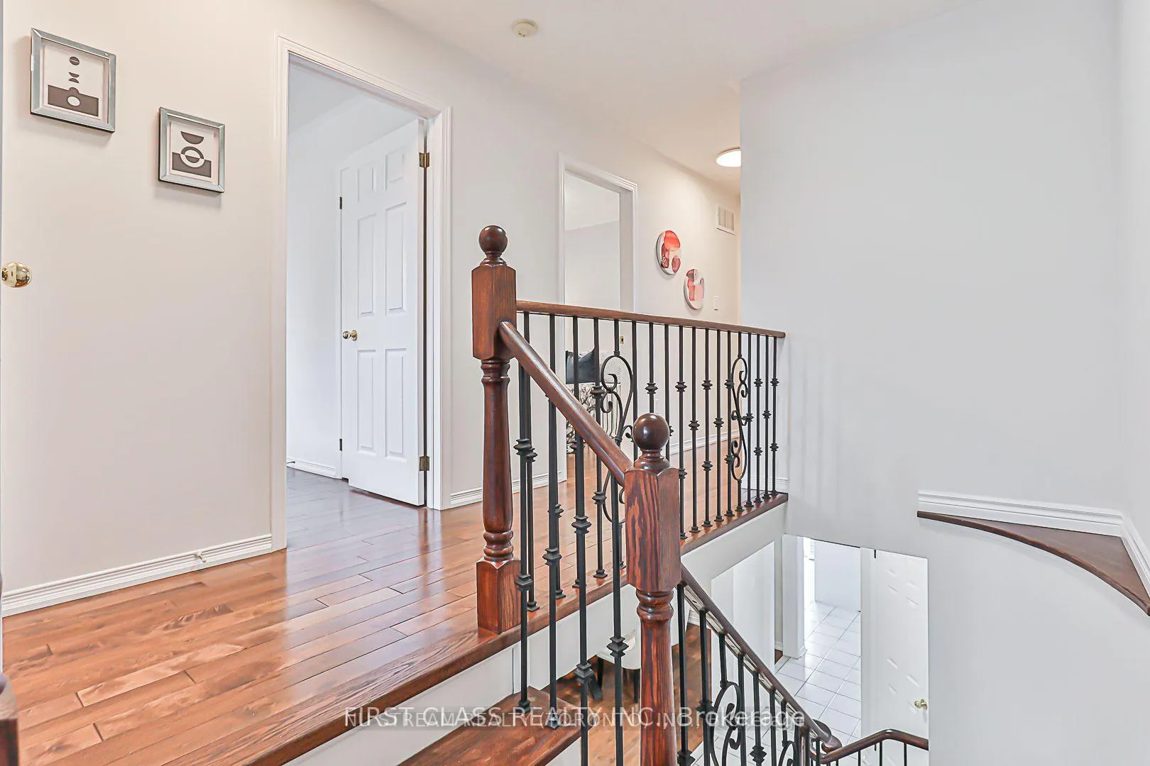 Photo 11 of 134 Trail Ridge Lane, Markham, Berczy — HOMEH