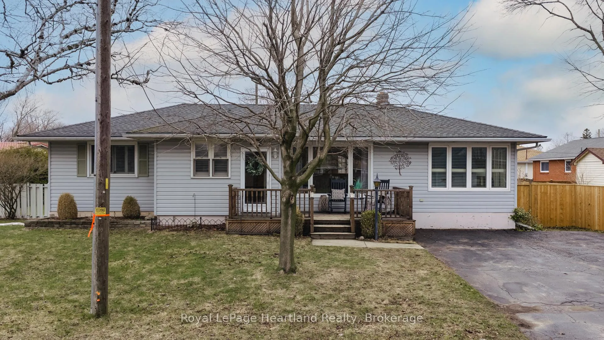Photo 1 of 137 Oxford Street, Goderich, Goderich (Town) — HOMEH