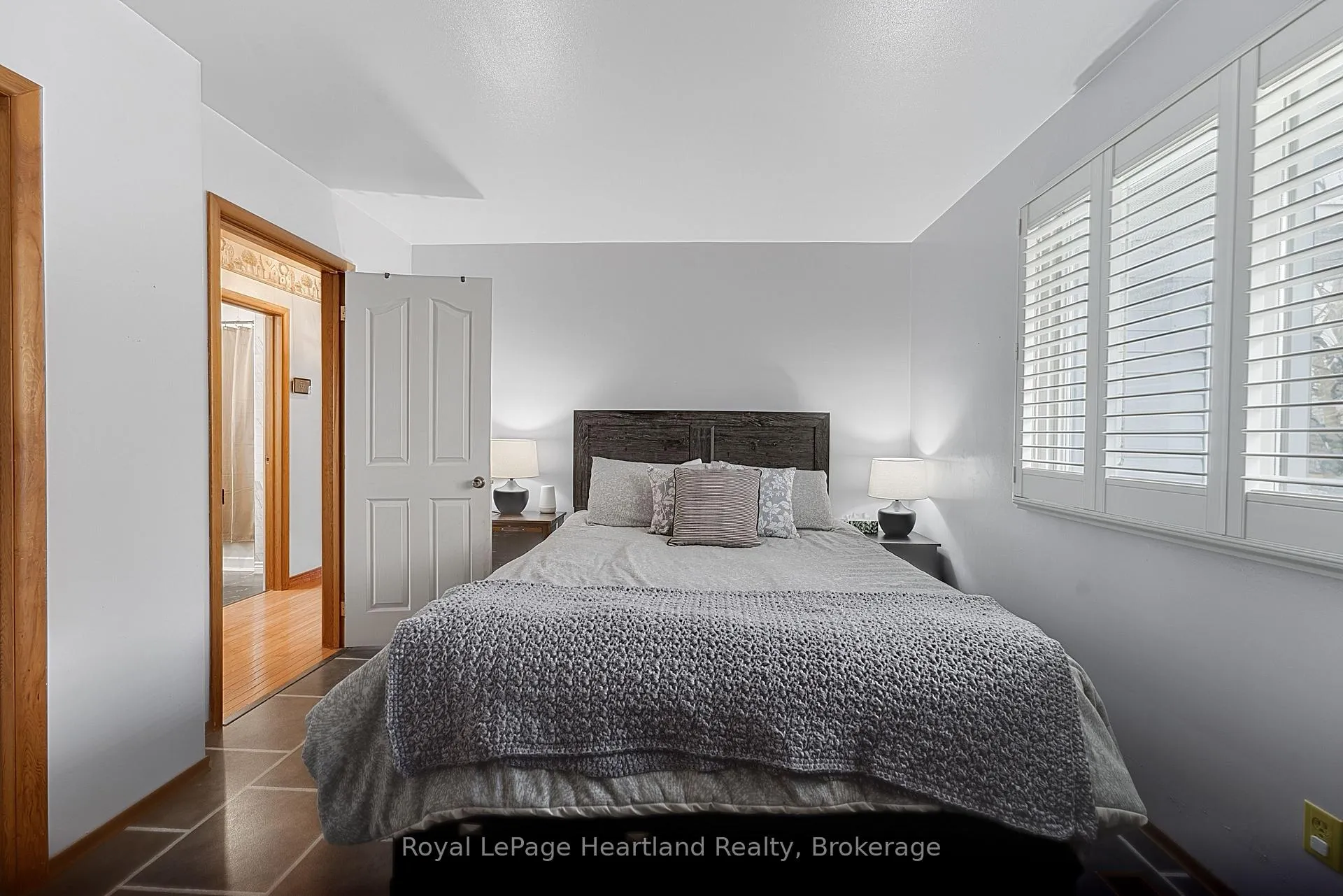 Photo 18 of 137 Oxford Street, Goderich, Goderich (Town) — HOMEH