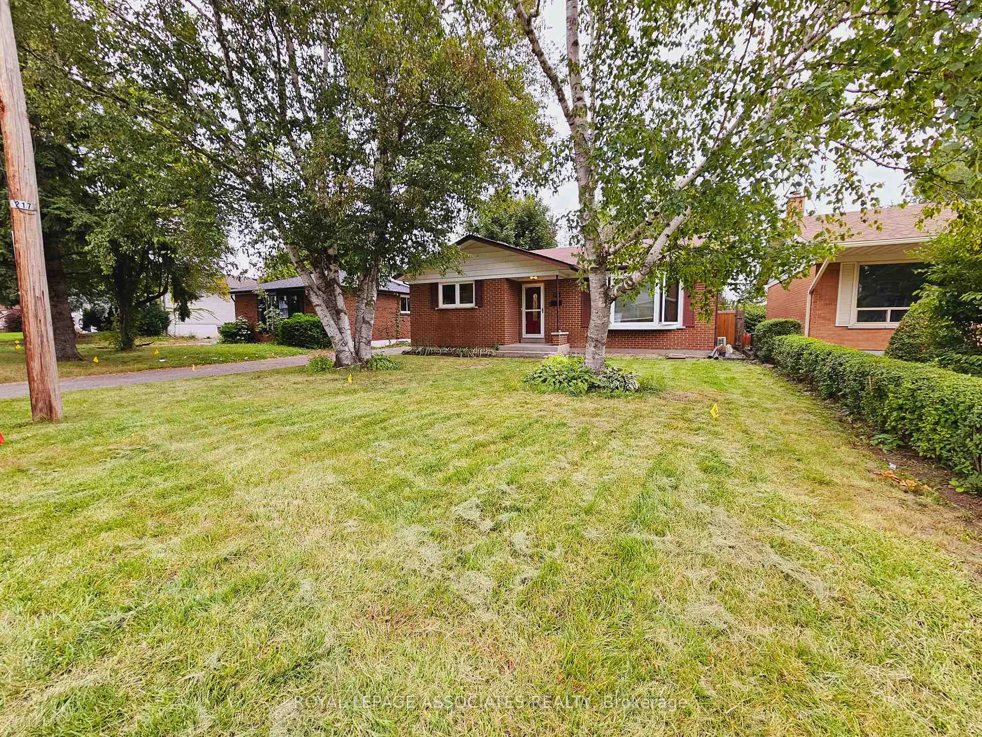 Photo 3 of 154 Burcher Road, Ajax, South East — HOMEH