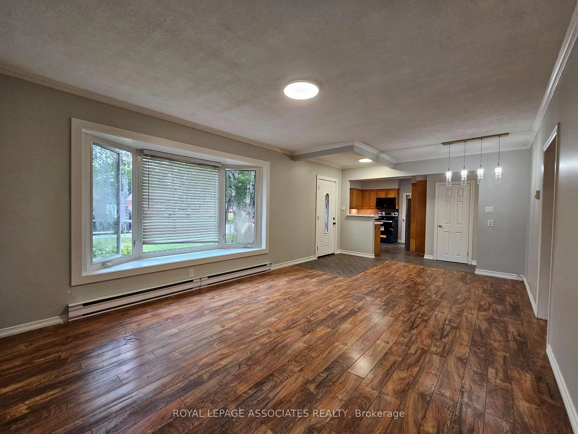 Photo 6 of 154 Burcher Road, Ajax, South East — HOMEH
