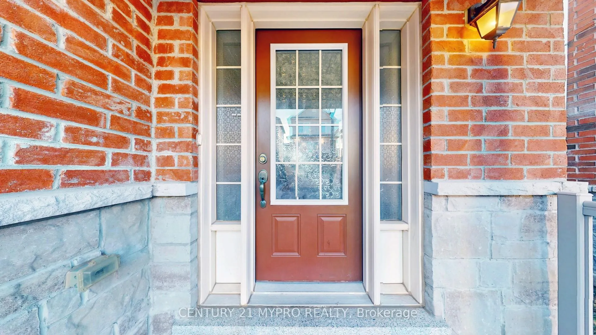 Photo 3 of 832 Audley Road N, Ajax, Northeast Ajax — HOMEH