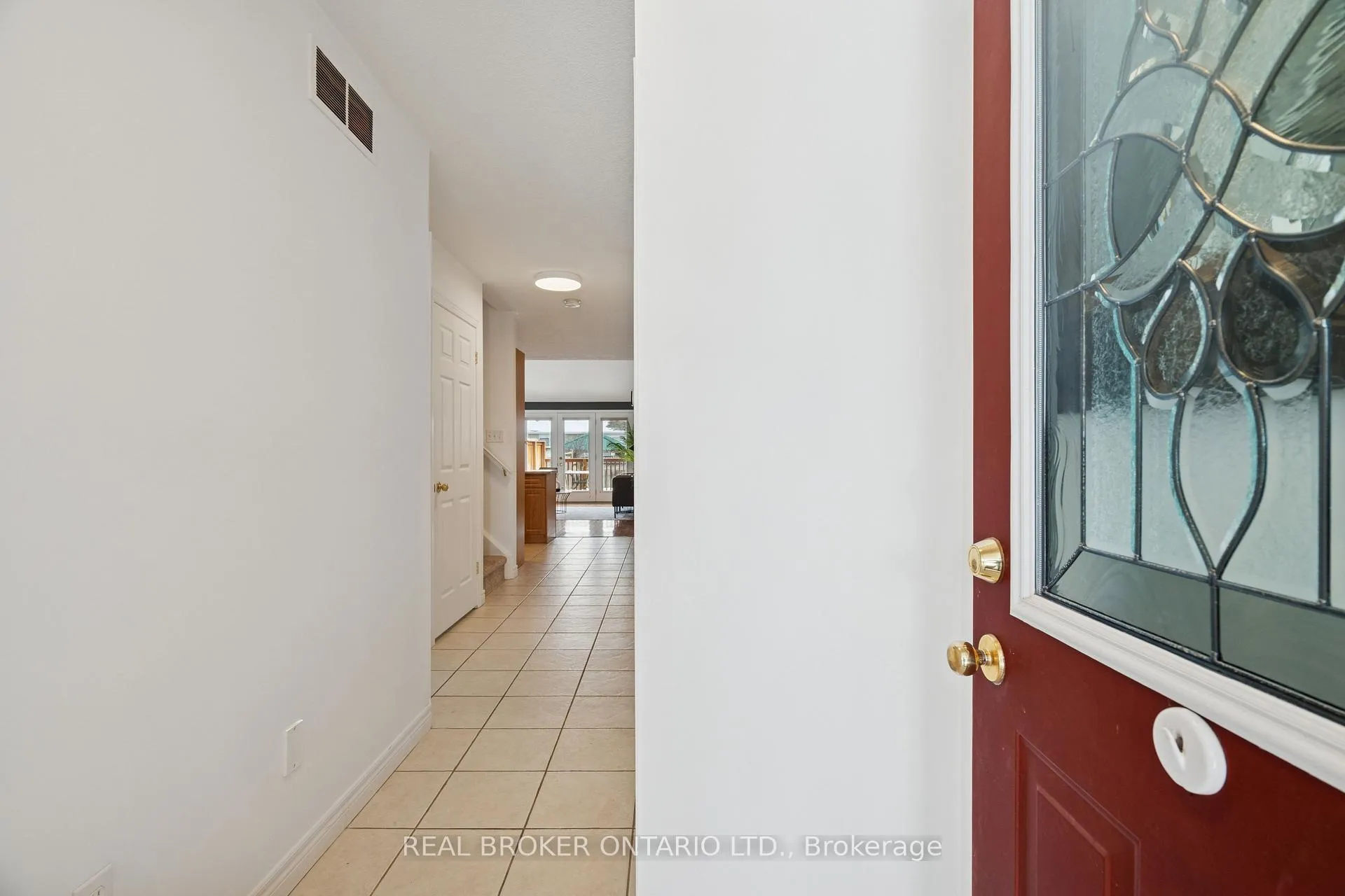 Photo 5 of 75 Doctor Moore Court, Halton Hills, Acton — HOMEH