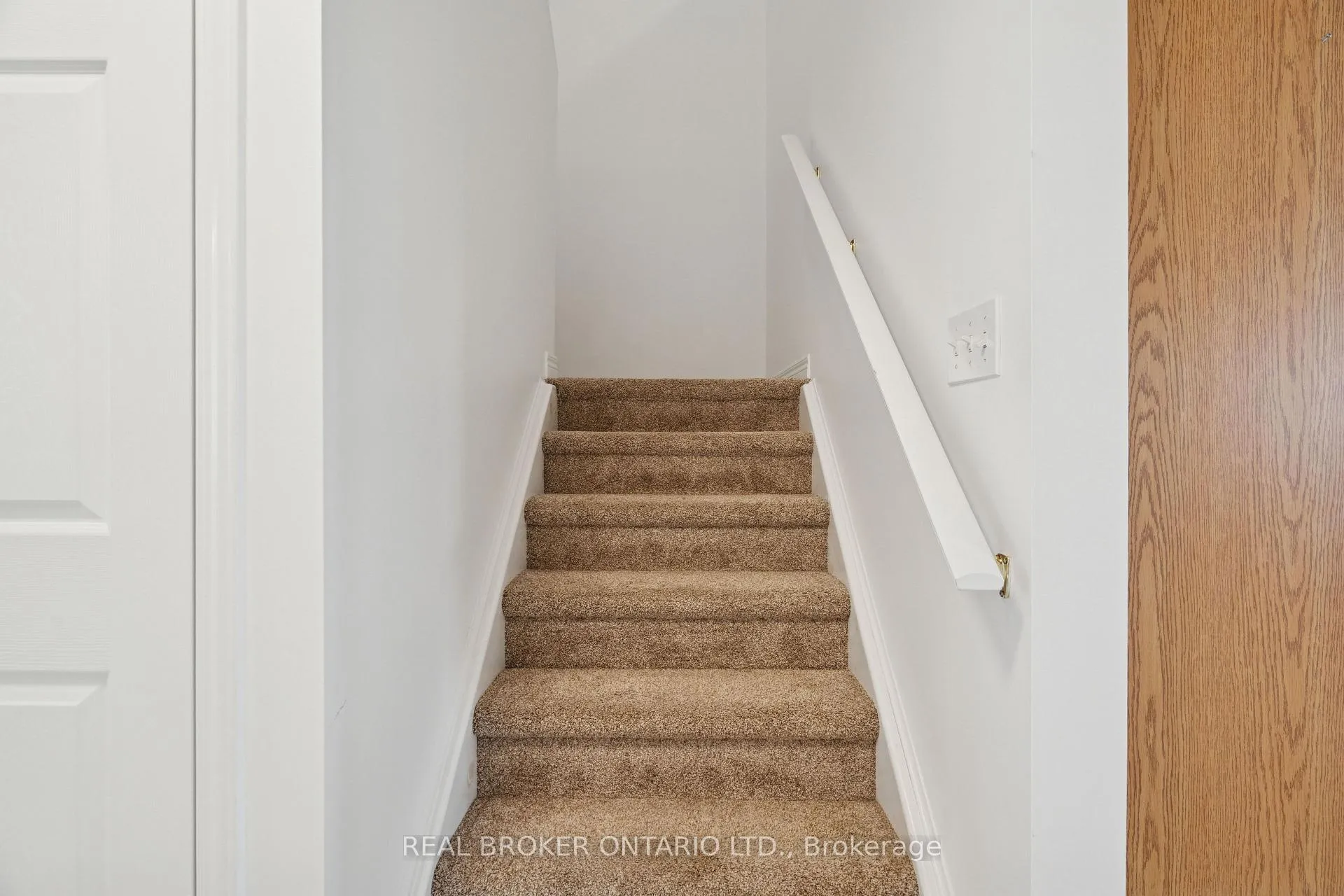 Photo 24 of 75 Doctor Moore Court, Halton Hills, Acton — HOMEH