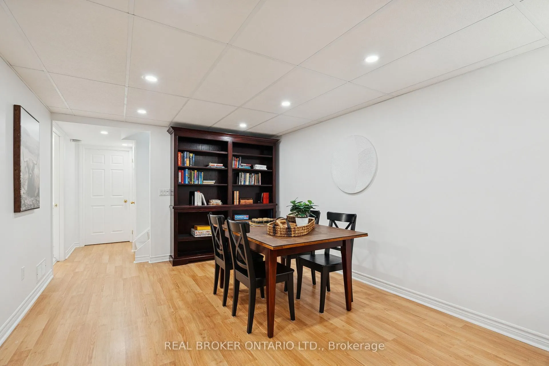 Photo 34 of 75 Doctor Moore Court, Halton Hills, Acton — HOMEH
