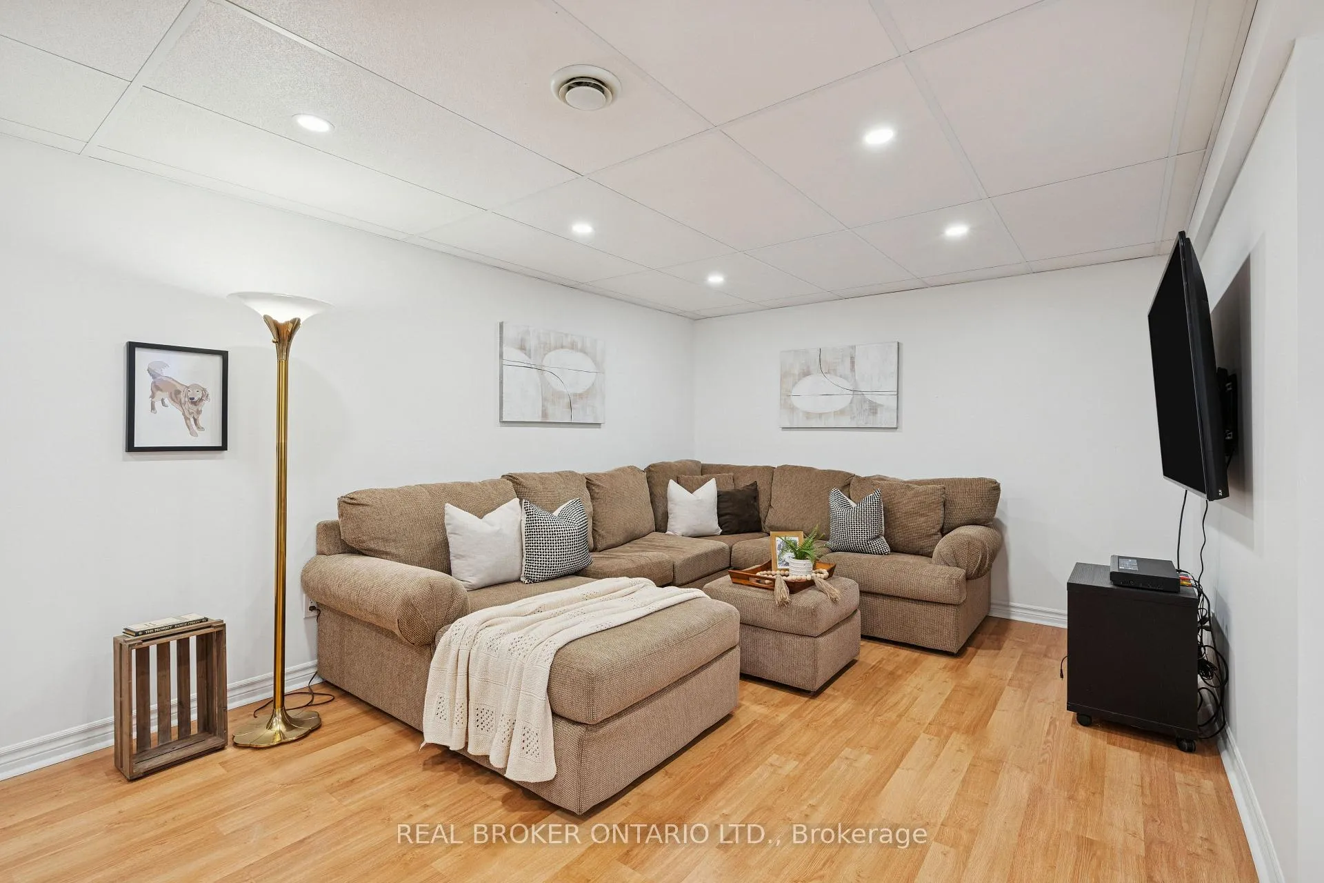 Photo 36 of 75 Doctor Moore Court, Halton Hills, Acton — HOMEH