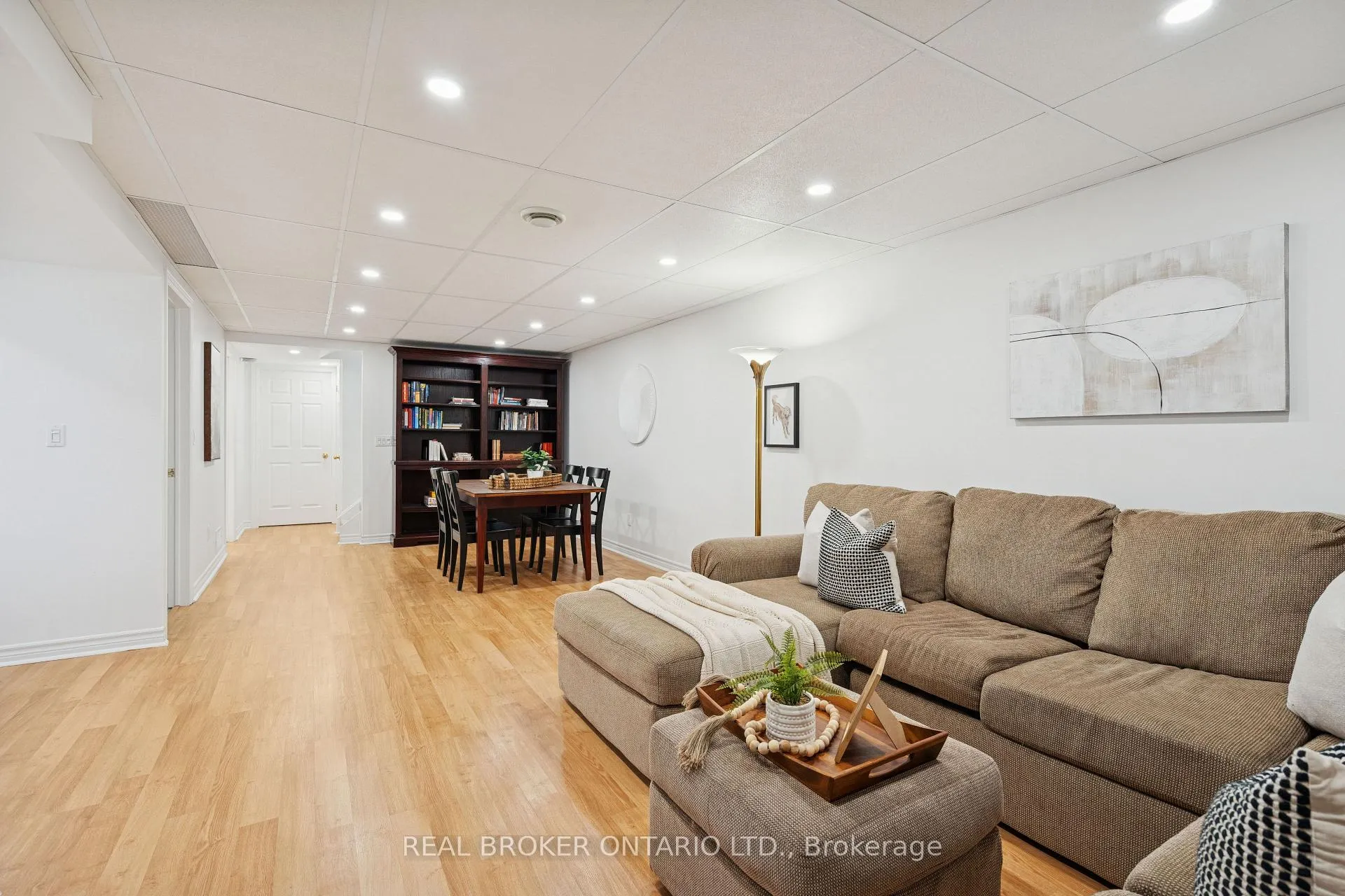 Photo 37 of 75 Doctor Moore Court, Halton Hills, Acton — HOMEH