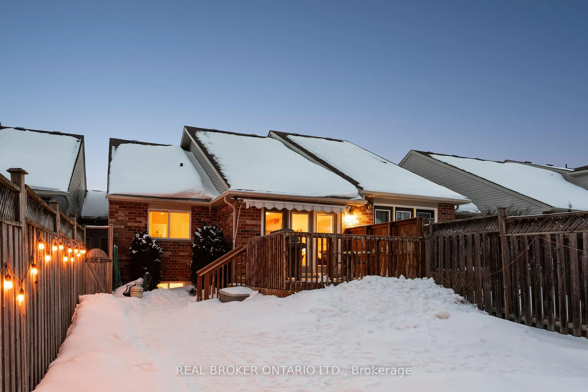 Photo 46 of 75 Doctor Moore Court, Halton Hills, Acton — HOMEH