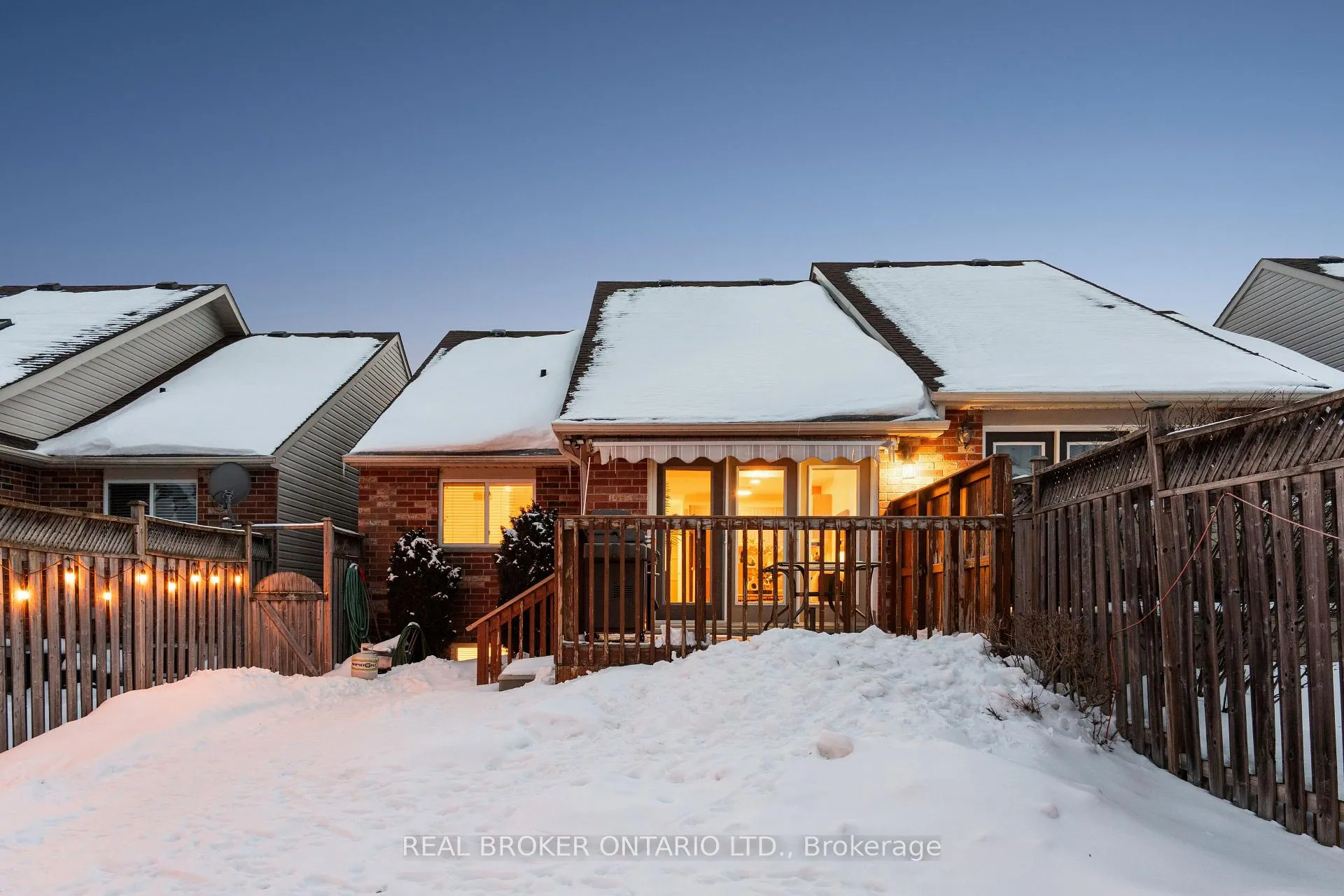 Photo 48 of 75 Doctor Moore Court, Halton Hills, Acton — HOMEH