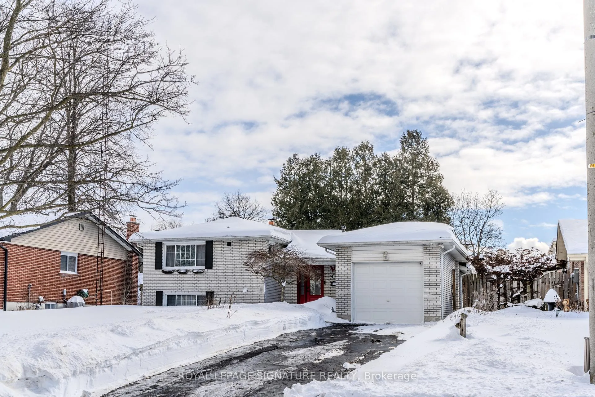 Photo 7 of 596 Arnhem Drive, Oshawa, O'Neill — HOMEH