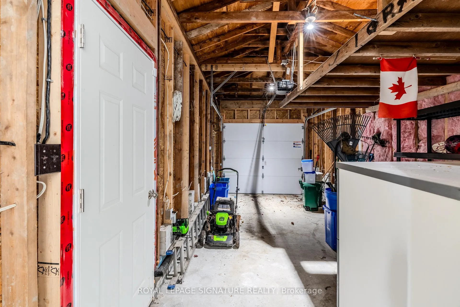 Photo 21 of 596 Arnhem Drive, Oshawa, O'Neill — HOMEH