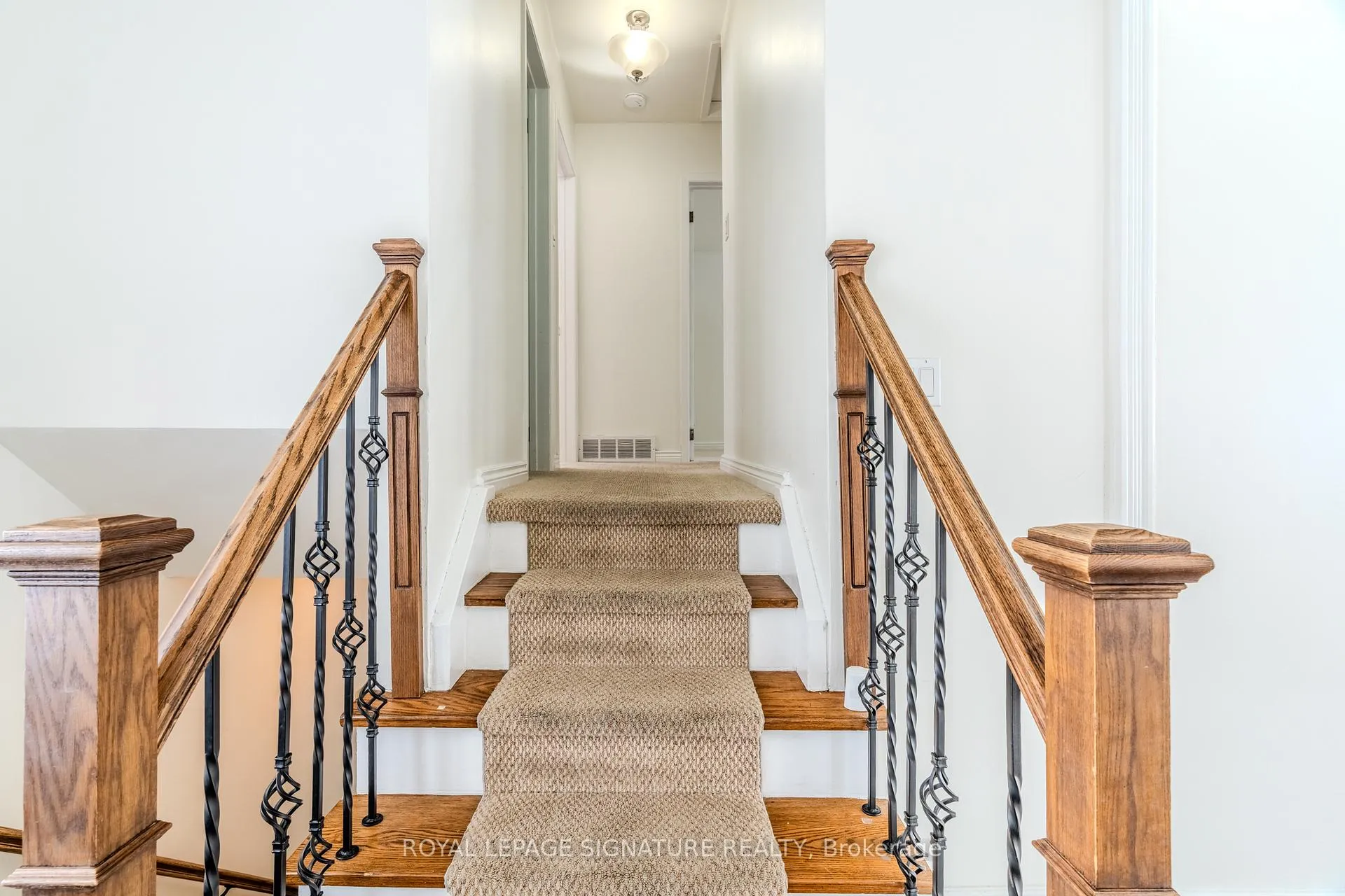 Photo 22 of 596 Arnhem Drive, Oshawa, O'Neill — HOMEH