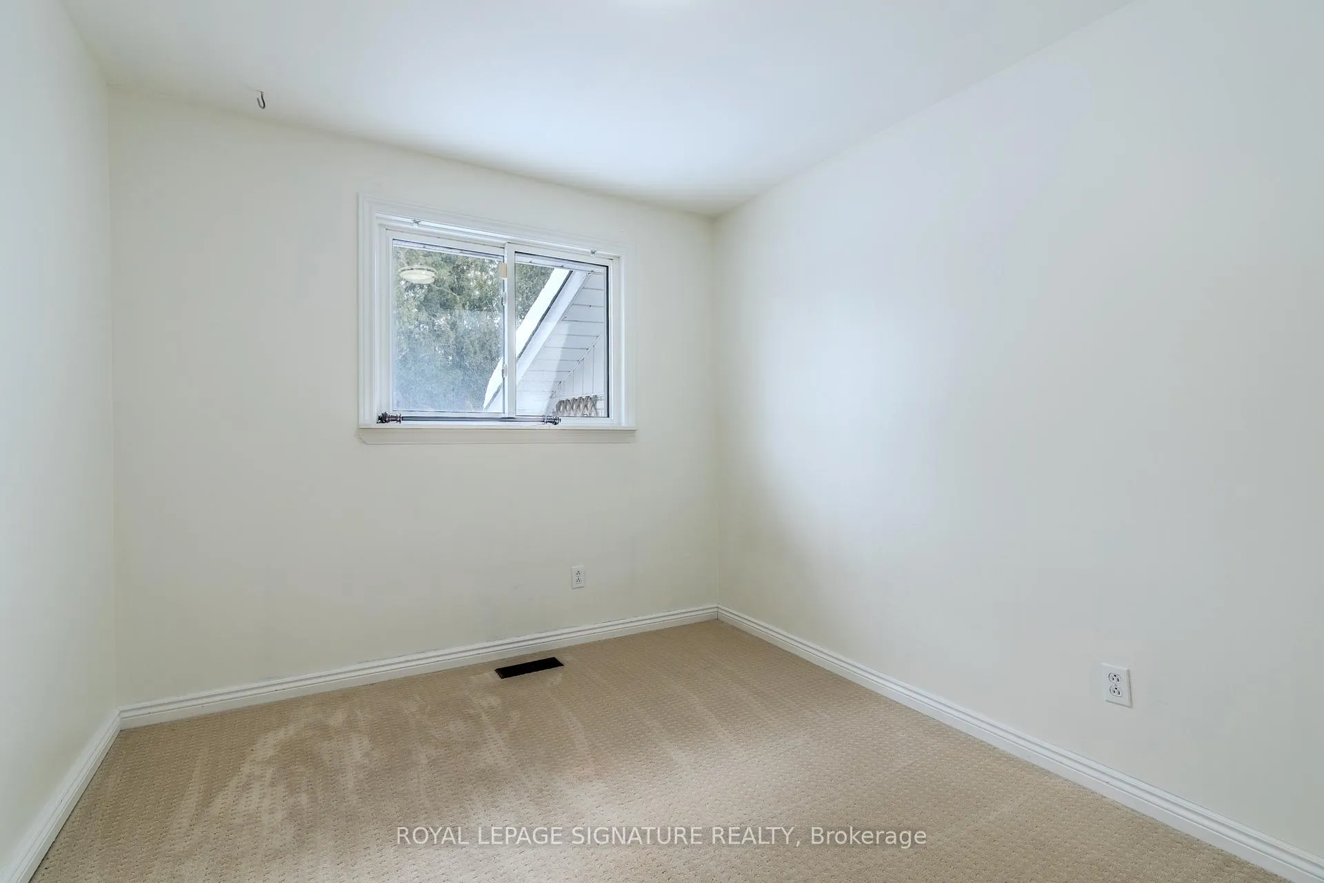 Photo 31 of 596 Arnhem Drive, Oshawa, O'Neill — HOMEH