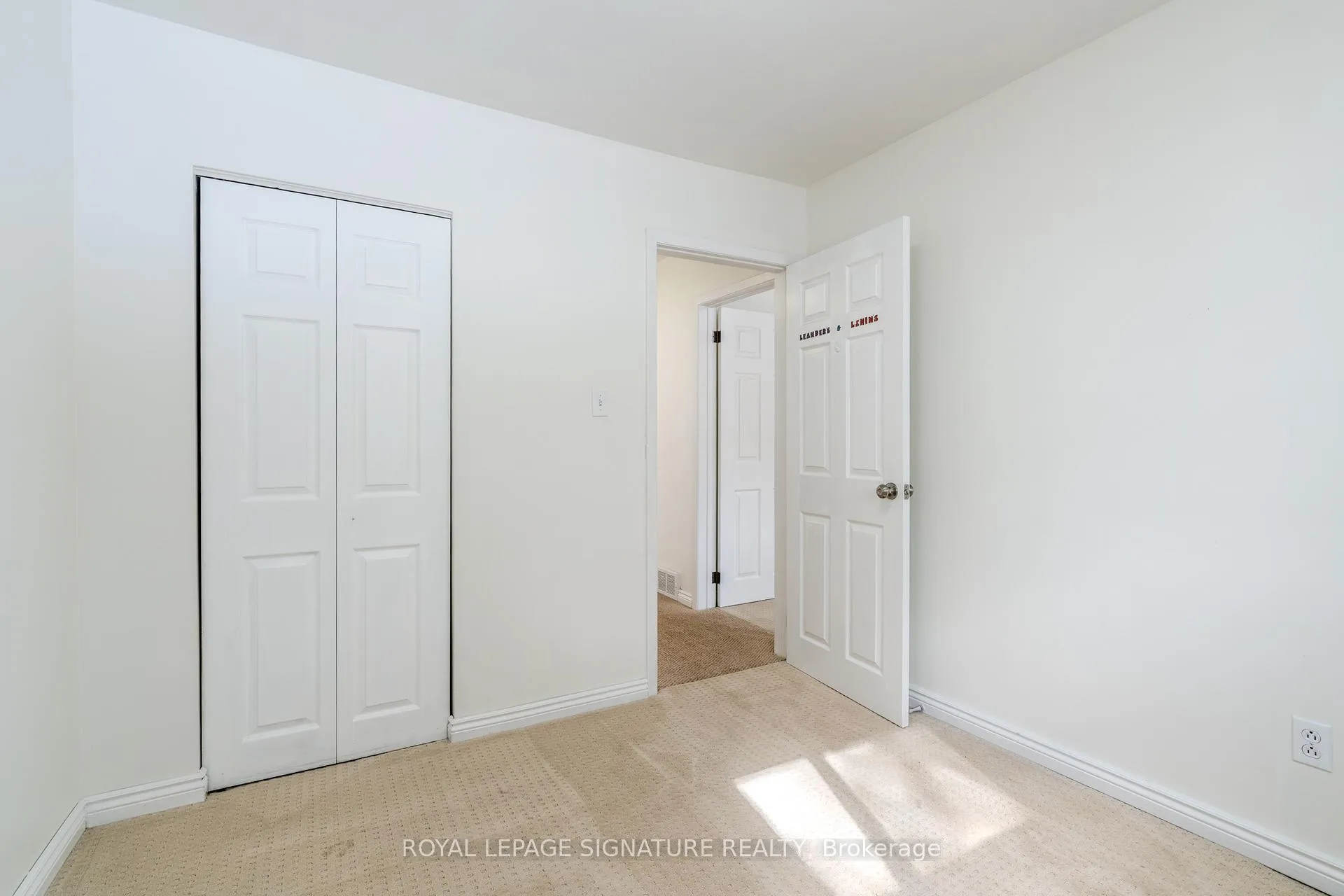 Photo 32 of 596 Arnhem Drive, Oshawa, O'Neill — HOMEH
