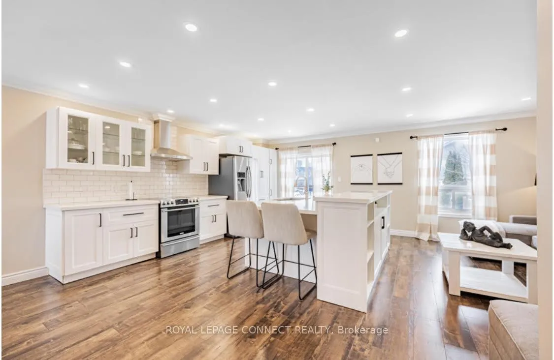 Photo 3 of 44 Fenwick Avenue, Clarington, Bowmanville — HOMEH