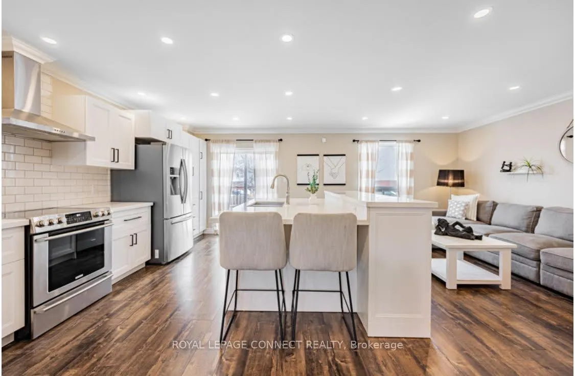 Photo 4 of 44 Fenwick Avenue, Clarington, Bowmanville — HOMEH