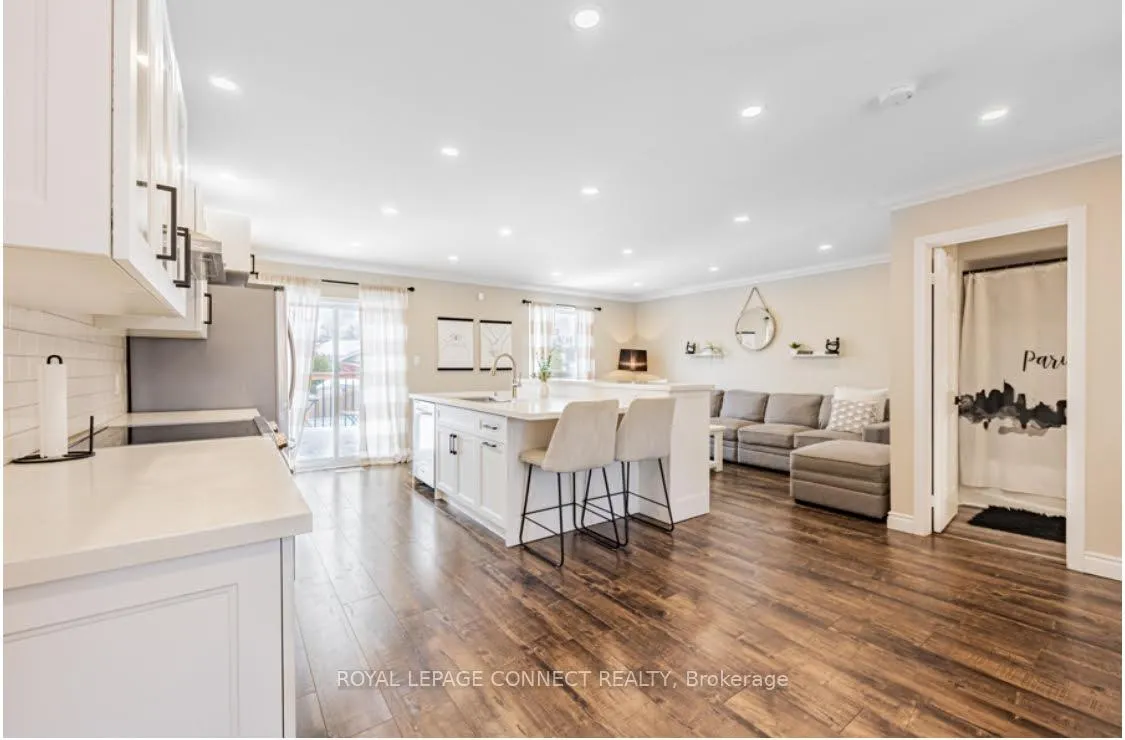 Photo 5 of 44 Fenwick Avenue, Clarington, Bowmanville — HOMEH