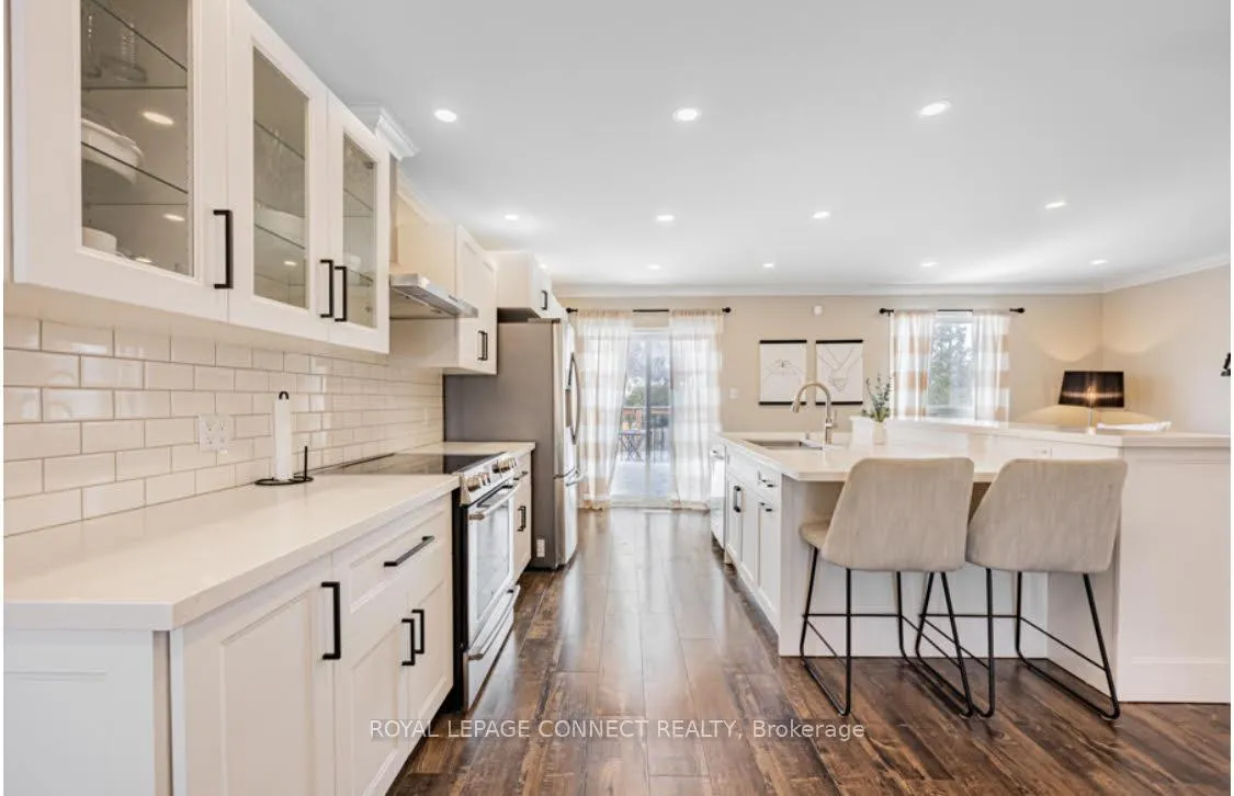 Photo 6 of 44 Fenwick Avenue, Clarington, Bowmanville — HOMEH