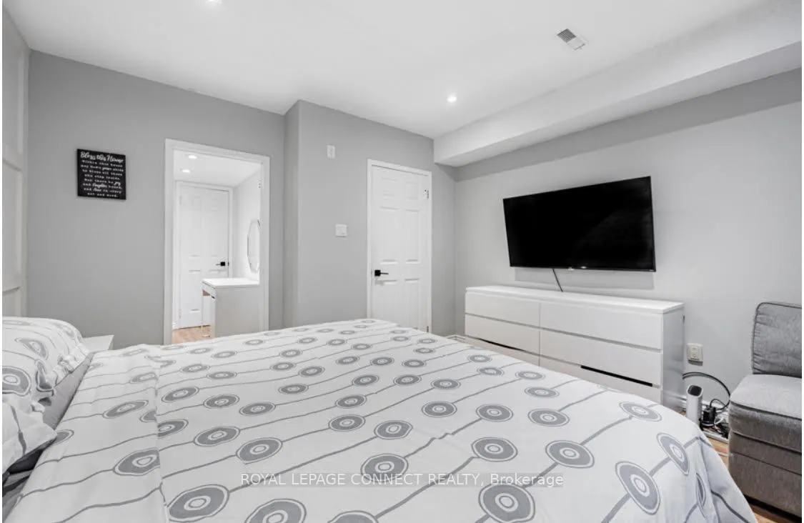Photo 16 of 44 Fenwick Avenue, Clarington, Bowmanville — HOMEH