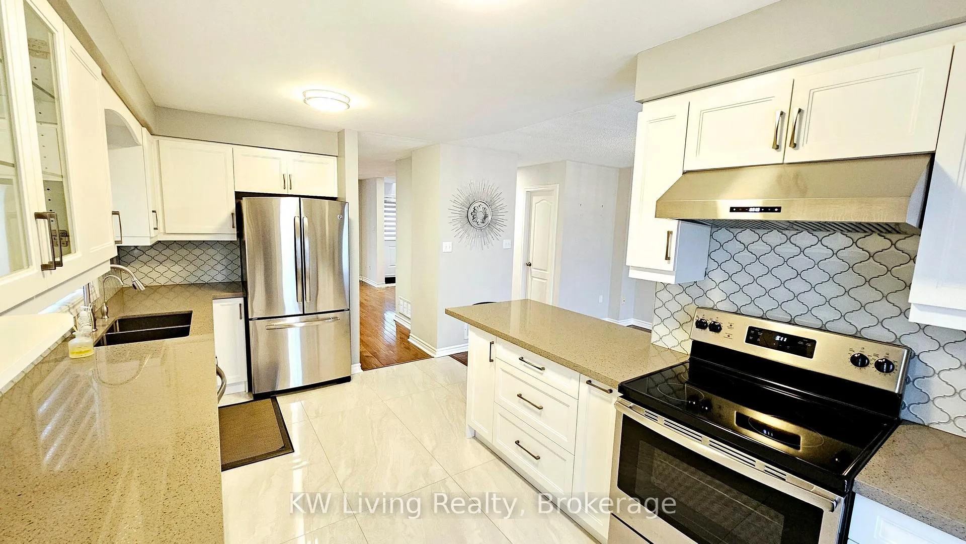 Photo 14 of 557 William Berczy Boulevard, Markham, Berczy — HOMEH