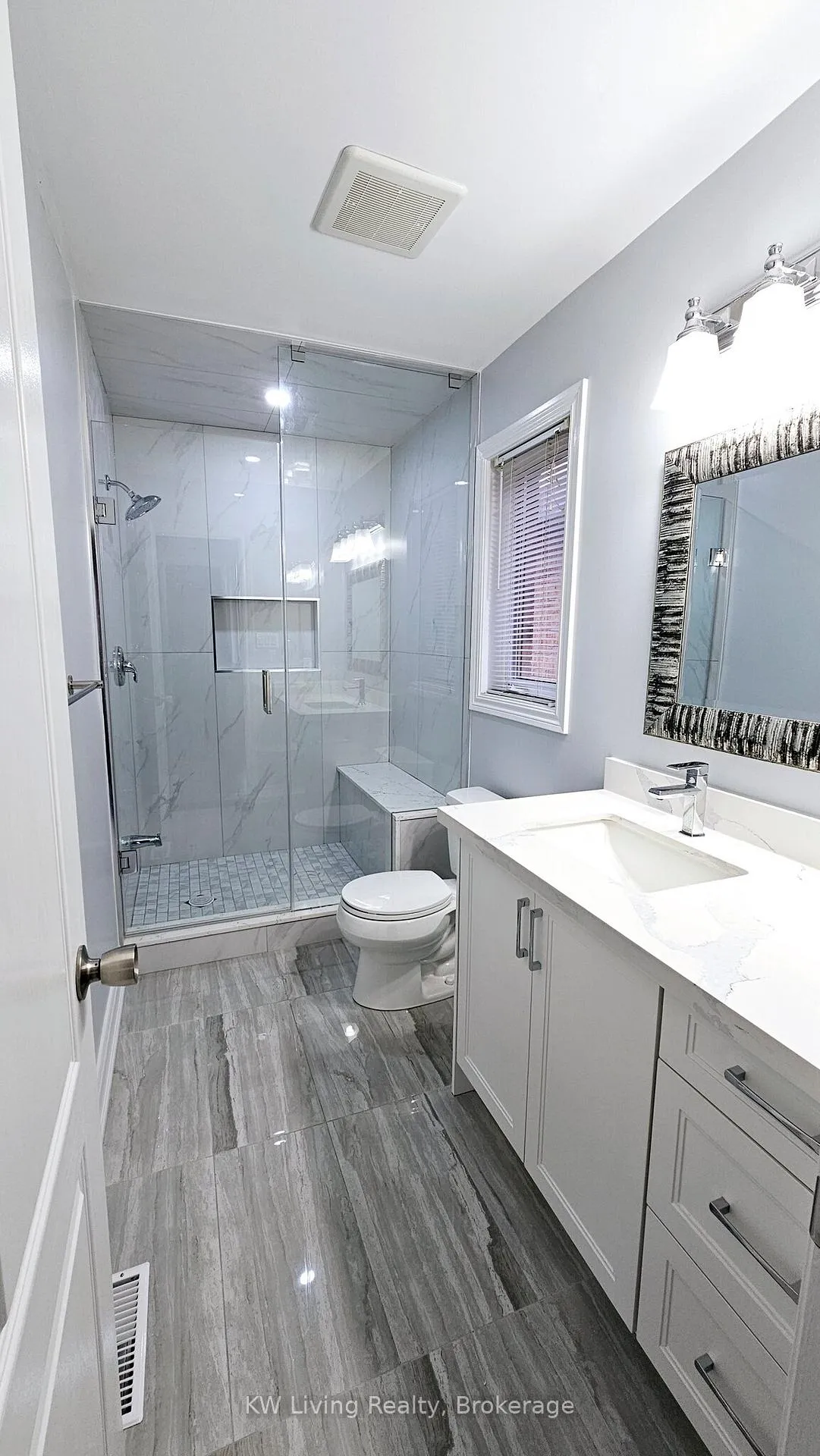 Photo 19 of 557 William Berczy Boulevard, Markham, Berczy — HOMEH