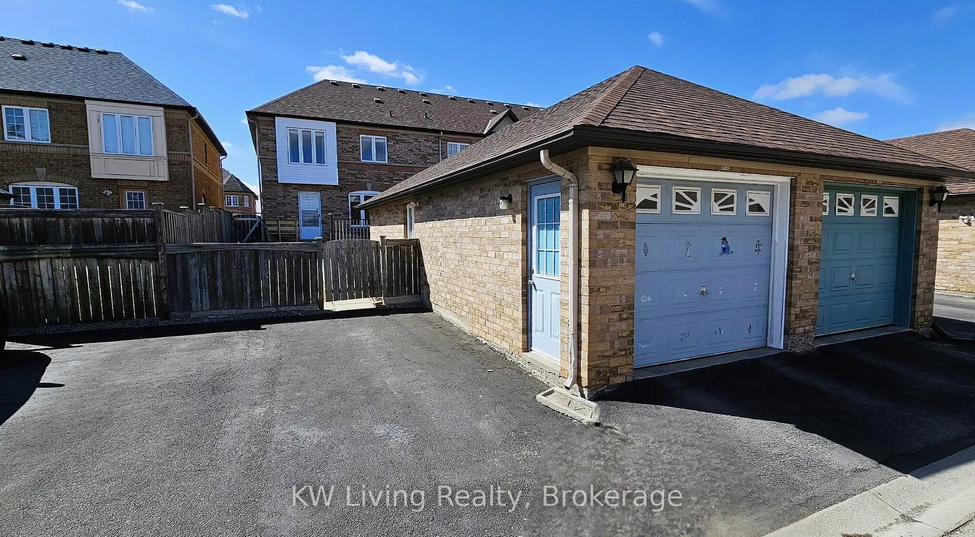 Photo 33 of 557 William Berczy Boulevard, Markham, Berczy — HOMEH