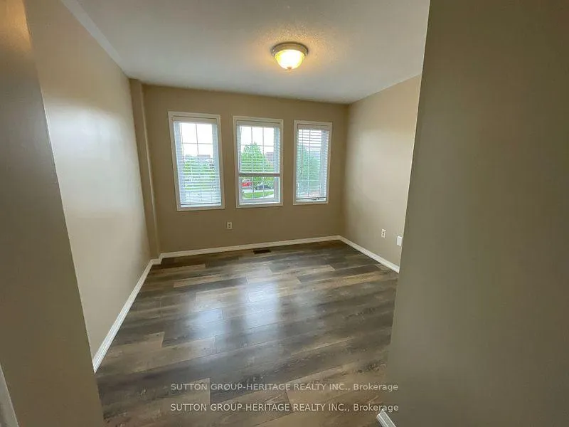 Photo 12 of 39 Crockett Place, Clarington, Bowmanville — HOMEH